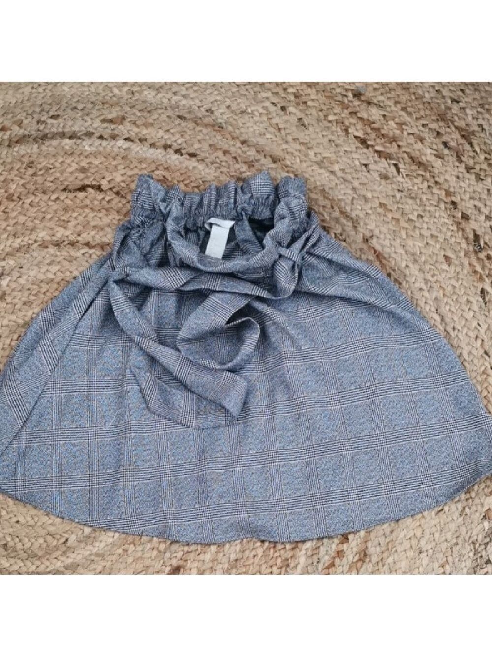 NWT H&M Grey Plaid Belted Pull On Preppy Schoolgirl Skater Skirt. Size 2